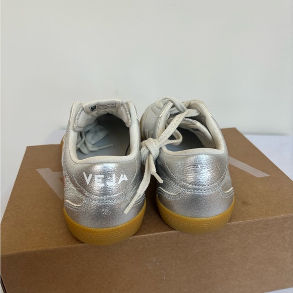 Veja x Nk Chromefree leather Volley Shoes silver size 6 eu 37 new in box women’s - Picture 6 of 9